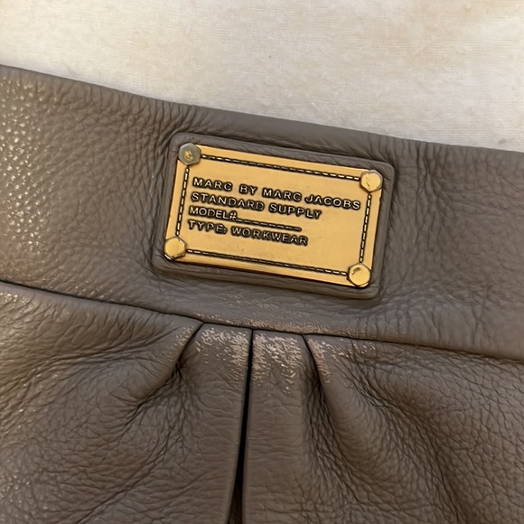 Marc by Marc Jacobs - Classic Q Hillier Hobo - Picture 3 of 14